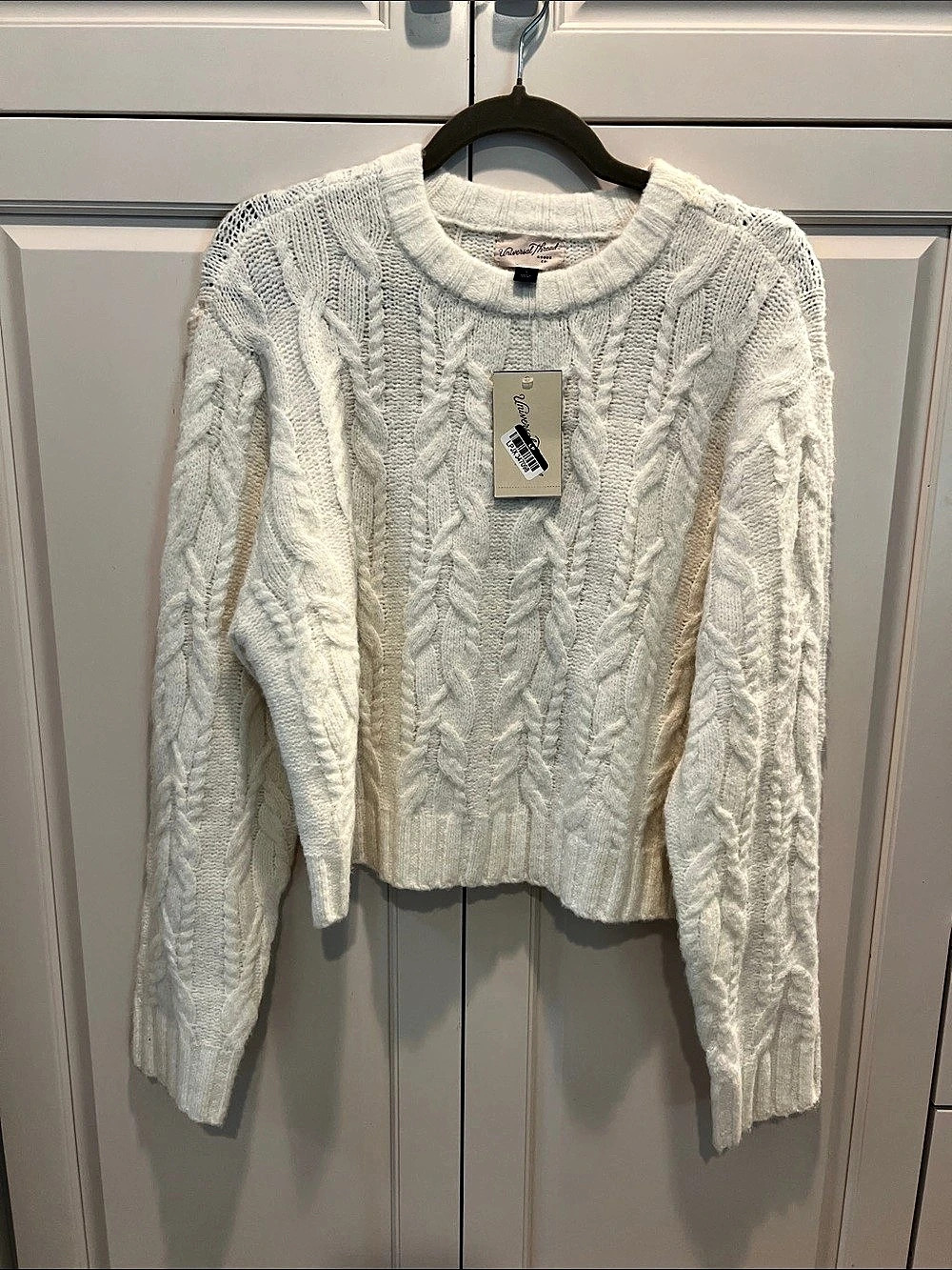 Universal Thread Cable Knit Crewneck Sweater in White Size Small NWT